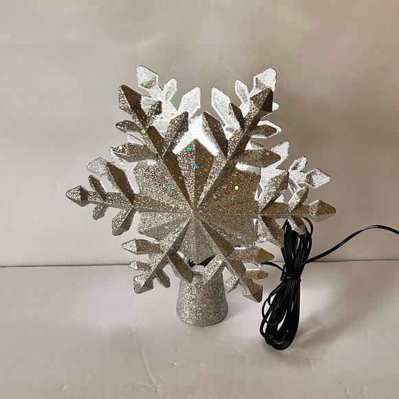 Joiedomi 9.25" Snowflake Christmas Tree Topper with White Snowflake Projector - Picture 6 of 7